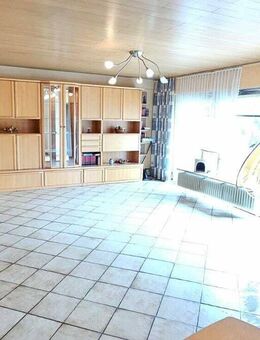 Bungalow mit 6 Zimmern, Garten und Garage sucht neue Besitzer! - Westhofen