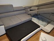 Couch mit Schlaffunktion (11 Monate alt!) - Remscheid