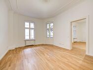 Zeitlos elegant: 3-Zimmer-Gründerzeit-Wohnung in Steglitz mit Balkon + ERSTBEZUG NACH SANIERUNG - Berlin