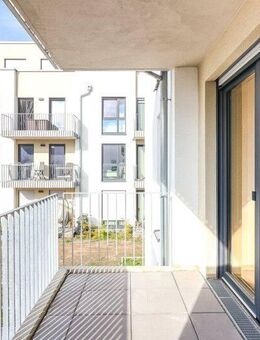 Lichtdurchflutete Eleganz: großzügige Wohnung mit Balkon, moderner Küche und Tiefgarage - Bad Friedrichshall