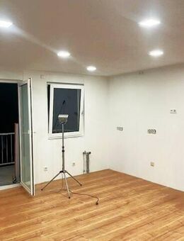 Modernisierte 3-4-Zimmer-Wohnung mit eigenen Garten und Garage - Lindlar