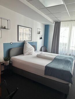 21 Apartments jeweils mit Küche und Bad, 1 WHG 120m², 2 Gewerbe - Ulm