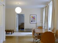 ruhig hell zentral möbliert: große 2-Zimmer-Altbau-Wohnung, Vermietung auf Zeit - Berlin
