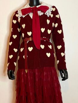 Burgunderfarbene Strickjacke, Sugarhill Boutique, Herzdruck, - Bergen (Niedersachsen)