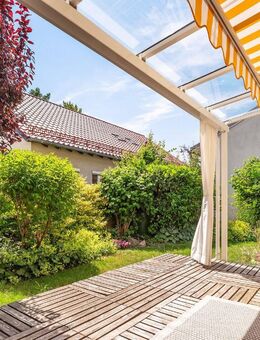 MAIER - 4- Zimmer-Gartenwohnung mit EBK, 2 TG-Einzelstellplätze zur Südwestseite - Geretsried