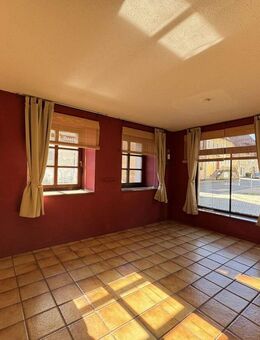 Wohnen, wo Geschichte lebt - Stilvolle Erdgeschosswohnung mit Wellness-Komfort in der Altstadt - Heideck