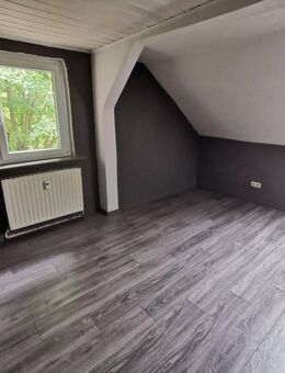 1,5 Zimmer Dachgeschoß Altbau in Wolfsbach - Bayreuth
