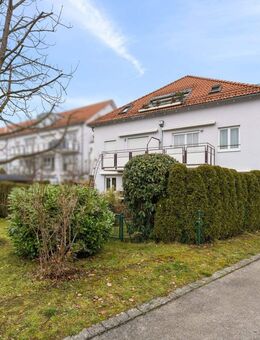 Vermietete 2-Zimmer-Eigentumswohnung mit großem Wohnbereich in Neukeferloh/Grasbrunn - Grasbrunn