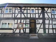 Historisches Fachwerkgebäude Mehrfamilienhaus Pension 400 m² Hofanlage im Westerwald - Schöneberg (Landkreis Altenkirchen (Westerwald))