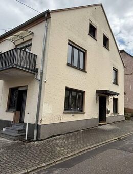 Kapitalanleger aufgepasst - Mehrfamilienhaus in Kenn mit drei Wohneinheiten - Kenn