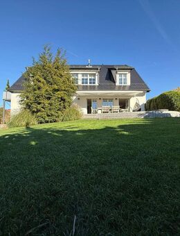 Wendelstein ~ Imposantes Anwesen direkt am Naturschutzgebiet ~ Exklusivität in Ausstattung und Wohnkomfort ~ frei Sommer 2026 - Wendelstein