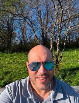 Suche aufgeschlossene Latina, Asiatin, Südländerin - Stuttgart