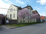 Bauernhaus und teilausgebaute Scheune - Biesenthal