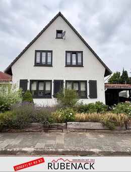 Gemütliches Familienhaus mit Wintergarten, Kaminofen und liebevoll angelegtem Garten - Nienburg (Weser)