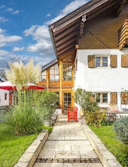 Historisches Bauernhaus mit Wintergarten-Anbau und flexiblen Nutzungsoptionen - Grünwald