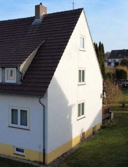 /// 1 o. 2-Familiendoppelhaushälfte mit großem Potenzial und idyllischem Grundstück in Niestetal-Sandershausen /// - Niestetal