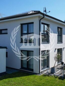Nachhaltig wohnen in Köfering - KfW55-Haus mit PV, Doppelgarage & Traumgrundstück! - Köfering