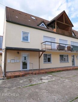 Renovierte 3-Zi.-Erdgeschosswohnung mit Terrasse und Stellplatz vor den Toren Nördlingens - Nördlingen