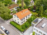 Gepflegtes Einfamilienhaus mit moderner Ausstattung und bis zu neun Zimmern - München