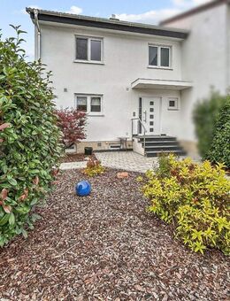 Einziehen und Wohlfühlen: Charmantes Reihenendhaus mit Gartenidylle in Groß-Zimmern - Groß Zimmern