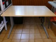 Schreibtisch 80 x 120 x ab 78 cm (höhenverstellbar) mit Rollcontainer, Dekor Birke/Ahorn, gebraucht - Nürnberg