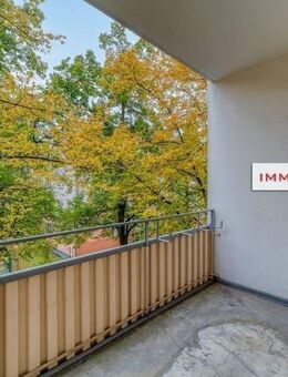 IMMOBERLIN.DE - Ansprechend geschnittene Wohnung mit Südbalkon - Berlin