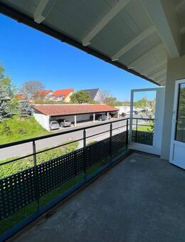 gemütliche 2- RWE mit Balkon & Fahrstuhl in einer Mehrgenerationen - Wohnanlage / Königshufen ! - Görlitz