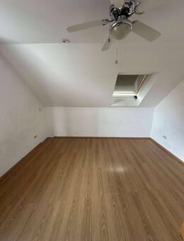Schöne Dachgeschosswohnung mit herrlichem Ausblick - Zapfendorf
