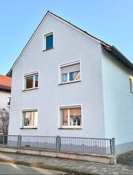 Zweifamilienhaus mit Potenzial: Investition in beliebter Lage! - Strullendorf