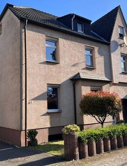 Linke Doppelhaushälfte mit zwei Eigentumswohnungen und einem großen Garten in ruhiger Wohnlage! - Dorsten