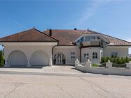Thyrnau: Außergewöhnliche Villa mit 90 m² Wohn-/Ess-/Kochbereich und Galerie - Thyrnau