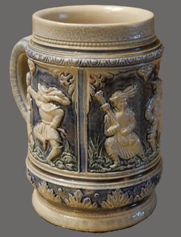 antiker Bierkrug aus Steinzeug , 0,3Liter ,Motiv - Bauerntanz / Bauernmusik , Höhe 12,5cm , K6 - Görlitz