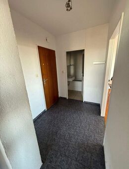 Vollmöblierte 2 Zimmerwohnung mit Balkon und wunderschöner Aussicht - Erlangen