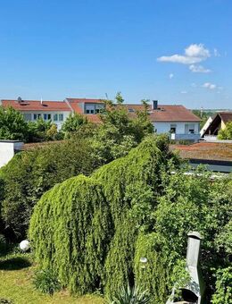 Attraktive 2 Zi.-Wohnung mit fantastischer Aussicht auf Leonberg - Leonberg (Baden-Württemberg)