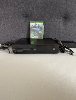 Xbox One 500GB Black + 2 Controllers + Cables – Ready to Play + games - Sigmaringen