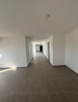 schöne 4 Zimmer Dachgeschosswohnung mit Balkon zu verkaufen - Neuberg