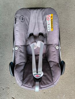 Maxi Cosi inkl. Einsatz für Neugeborene - Erlenbach