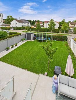 Stilvoll saniertes Reihenendhaus in begehrter Lage von Metzingen - Metzingen