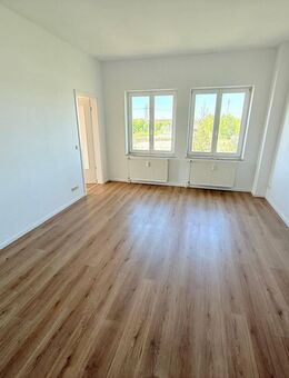 Drei Zimmer Wohnung mit EBK! - Brandenburg (Havel)
