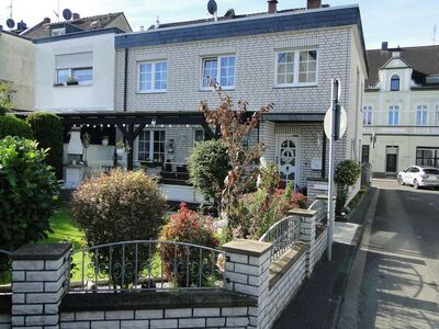 2 Häuser zum Preis von einem! Perfektes Wohnen mit Garten, Terrasse und Garage, zzgl. Kapitalanlage