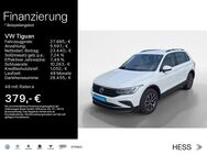 VW Tiguan, Life, Jahr 2022 - Büdingen Zentrum