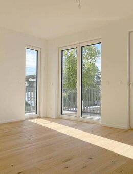 ERSTBEZUG- Helle, elegante 2-Zimmer Wohnung mit großzügigem Balkon - München
