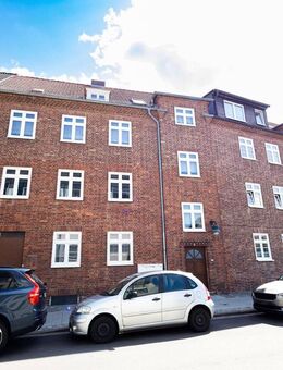 Attraktives 3-Familienhaus mit sofortiger Vermietungsmöglichkeit in Stralsund - Stralsund