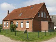 großes solides Wohnhaus mit 3 Wohneinheiten in Neukloster / Perniek - Glasin