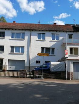 MEHRGENERATIONENHAUS oder HAUS mit 3 WOHNUNGEN - Hochspeyer