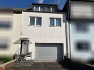 Einfamilienhaus mit Hebebühne in Garage in Saarlouis-OT - Saarlouis