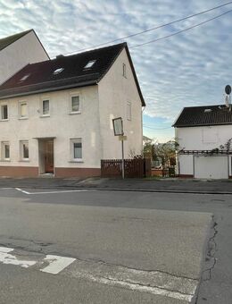Verkehrsgünstig gelegenes Einfamilienhaus in Höhr-Grenzhausen - Höhr-Grenzhausen