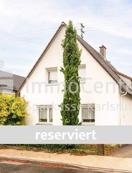 Einfamilienhaus in Karlsruhe-Grünwinkel mit großem Grundstück und viel Potenzial - Karlsruhe