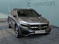 Mercedes GLA 200, Progressive Night, Jahr 2023 - München