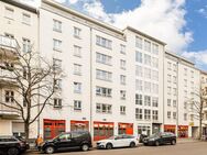 Renovierte 2-Zimmer-Wohnung inkl. Tiefgarage nahe Einsteinpark - Berlin